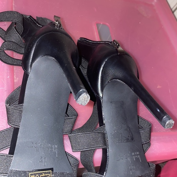 Nicole Miller black heels - Picture 2 of 4